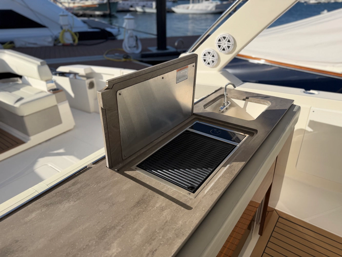 The Moy Yacht Photos Pics 