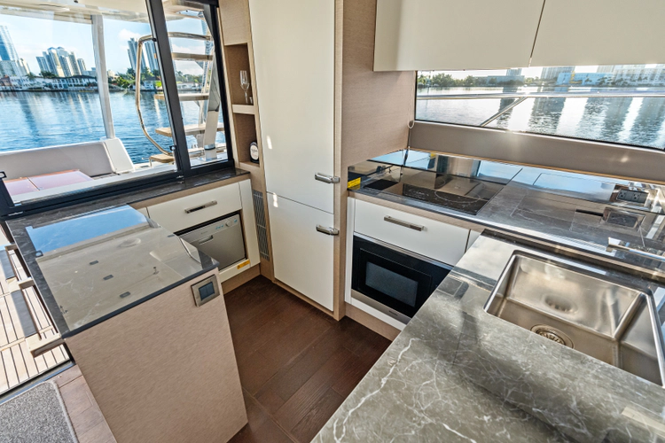 Wild Gamble Yacht Photos Pics 