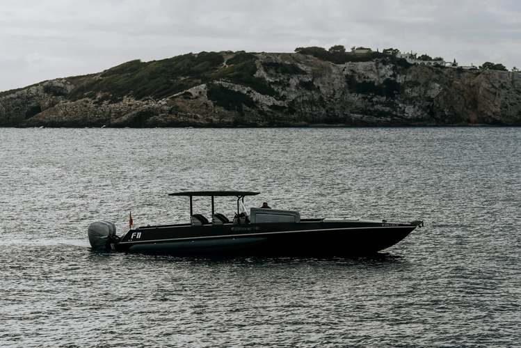 F11 Yacht Photos Pics 