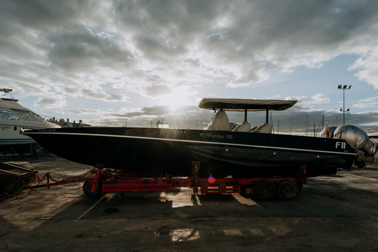 F11 Yacht Photos Pics 