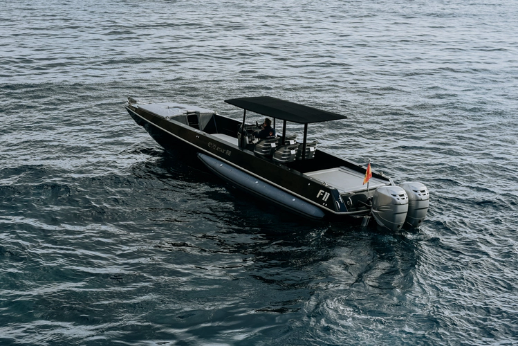F11 Yacht Photos Pics 