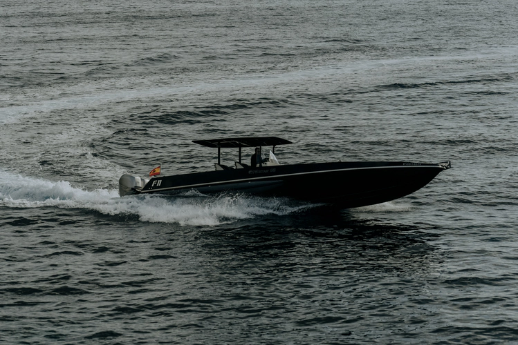 F11 Yacht Photos Pics 