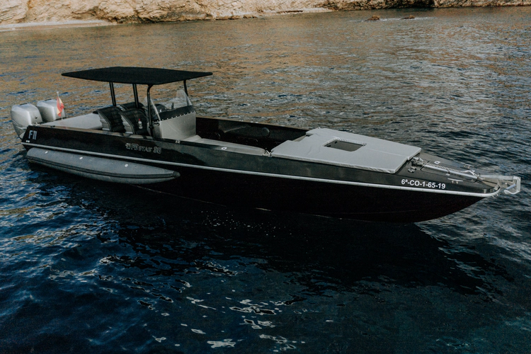 F11 Yacht Photos Pics 