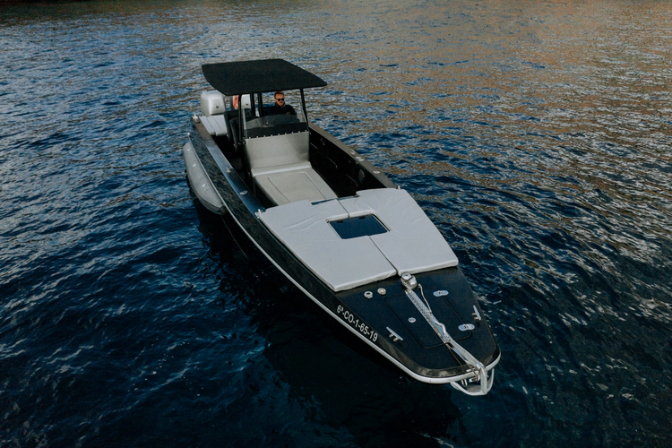 F11 Yacht Photos Pics 