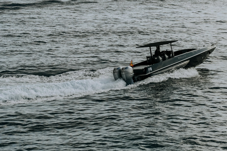 F11 Yacht Photos Pics 
