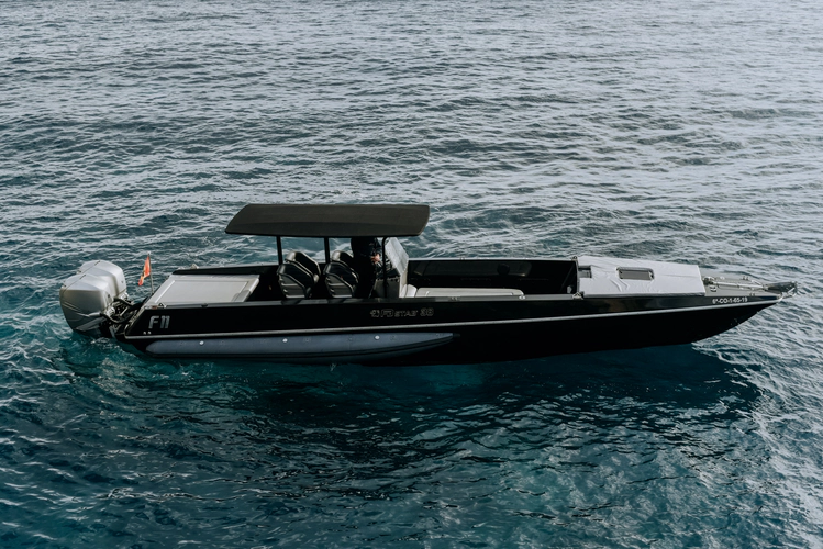 F11 Yacht Photos Pics 