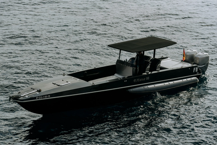 F11 Yacht Photos Pics 