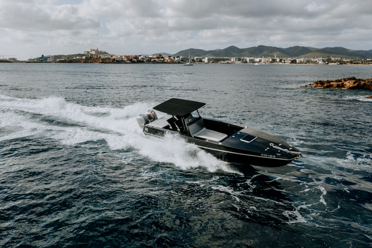 F11 Yacht Photos Pics 