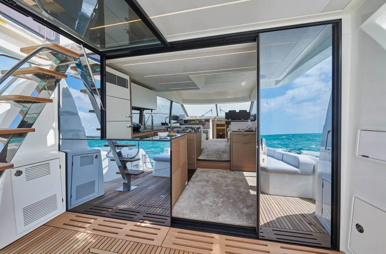 590 Yacht Photos Pics 
