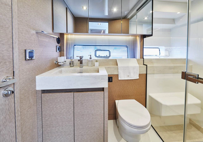 590 Yacht Photos Pics 