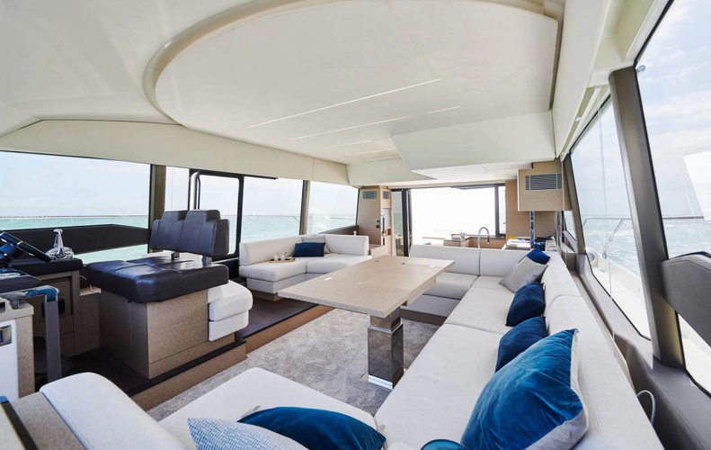 590 Yacht Photos Pics 