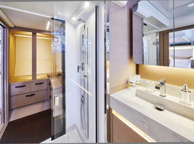 590 Yacht Photos Pics 