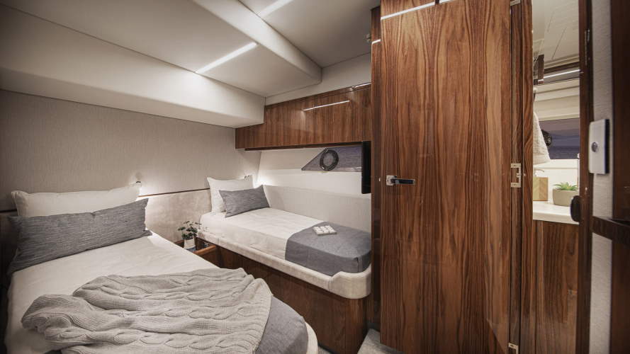 64 Sports Motor Yacht Yacht Photos Pics 