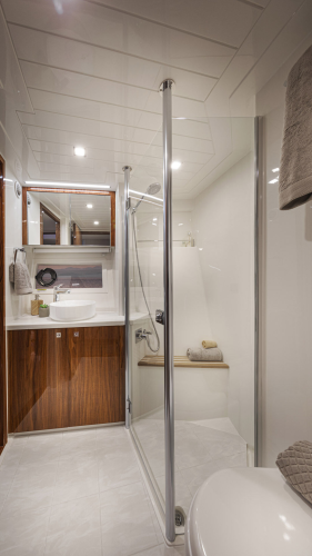 64 Sports Motor Yacht Yacht Photos Pics 