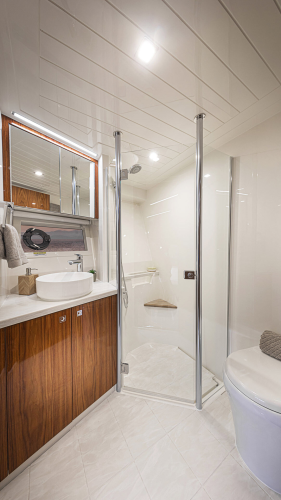 64 Sports Motor Yacht Yacht Photos Pics 