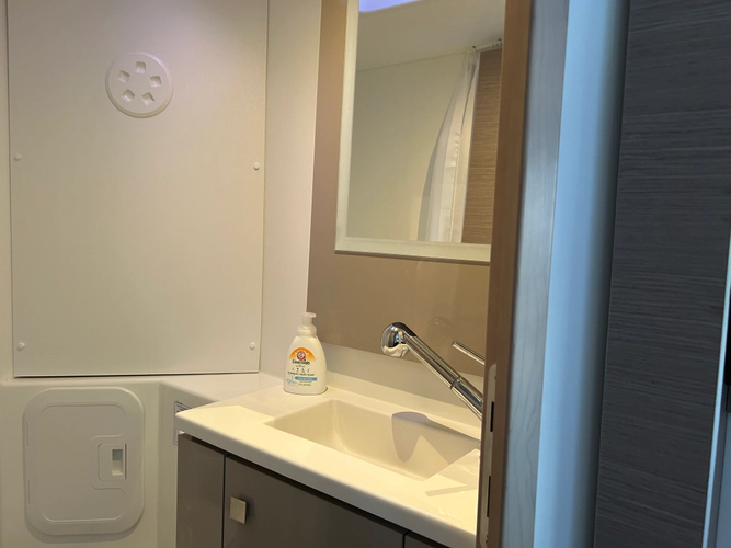 Monarch Yacht Photos Pics 