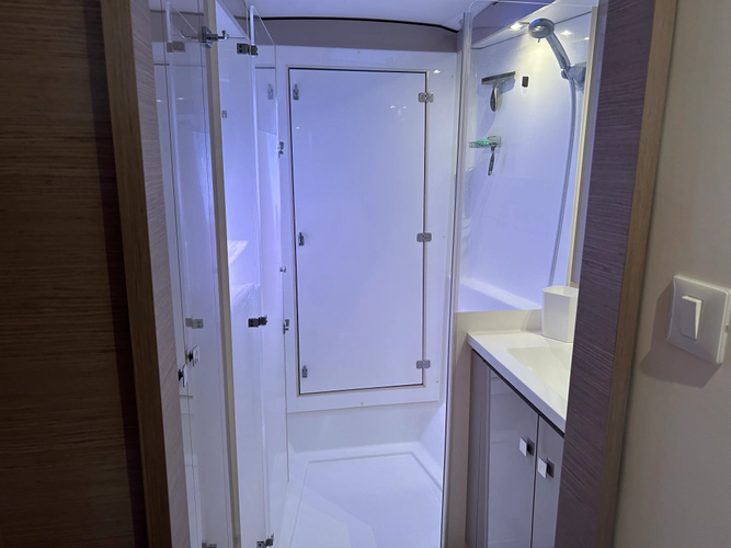 Monarch Yacht Photos Pics 