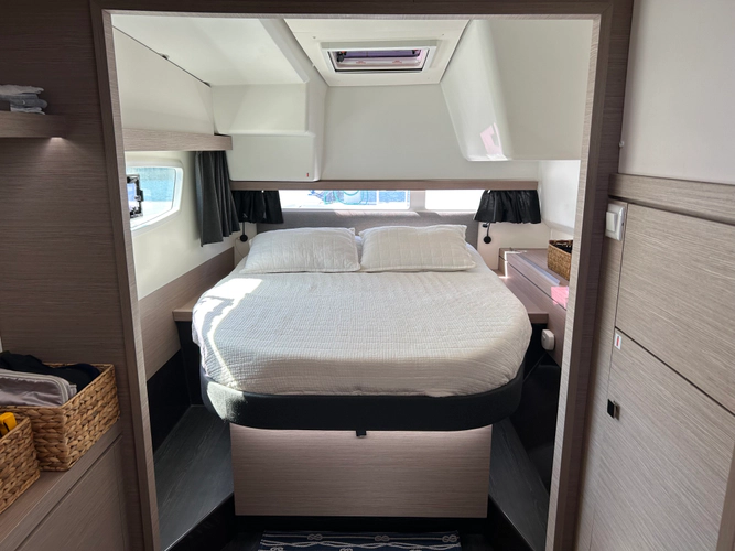 Monarch Yacht Photos Pics 