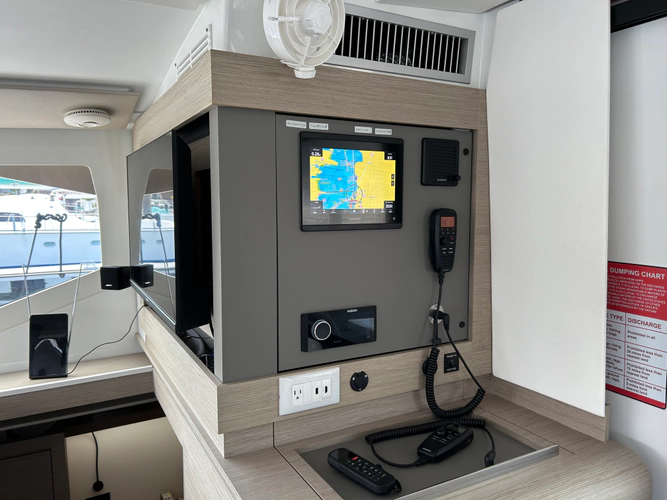 Monarch Yacht Photos Pics 