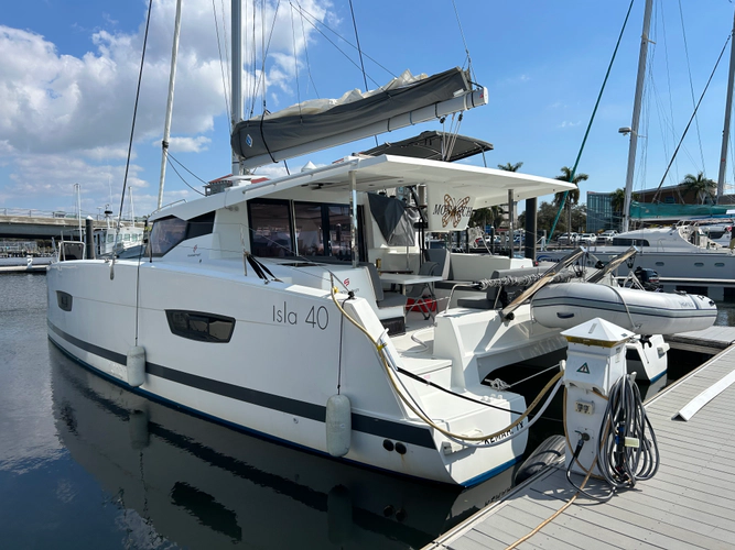 Monarch Yacht Photos Pics 