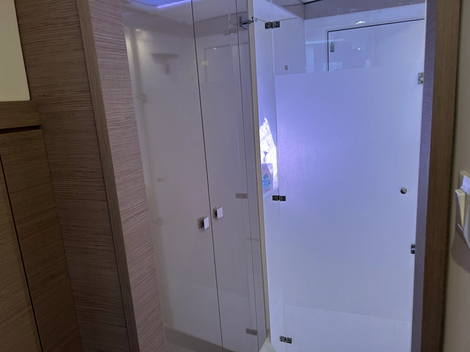 Monarch Yacht Photos Pics 