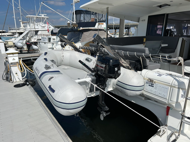 Monarch Yacht Photos Pics 