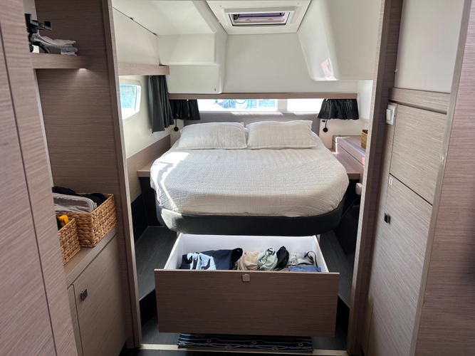 Monarch Yacht Photos Pics 