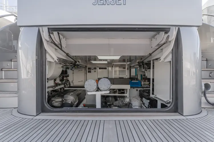 Gyrfalcon Yacht Photos Pics 