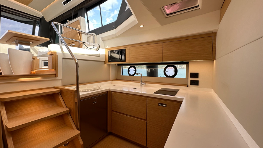 Kayenne Yacht Photos Pics 