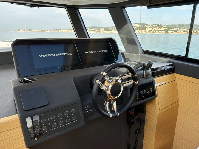 Kayenne Yacht Photos Pics 
