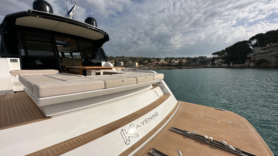 Kayenne Yacht Photos Pics 