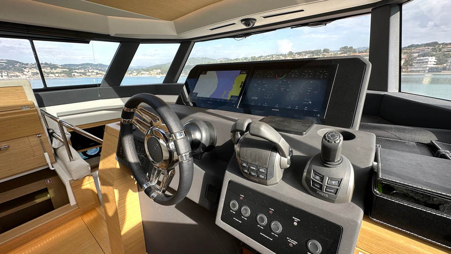 Kayenne Yacht Photos Pics 