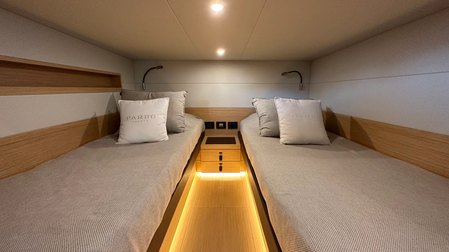 Kayenne Yacht Photos Pics 
