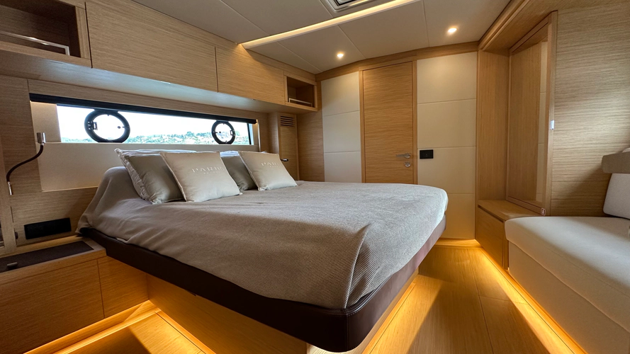 Kayenne Yacht Photos Pics 