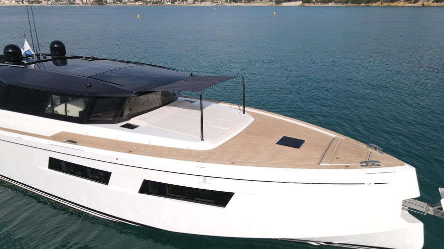 Kayenne Yacht Photos Pics 