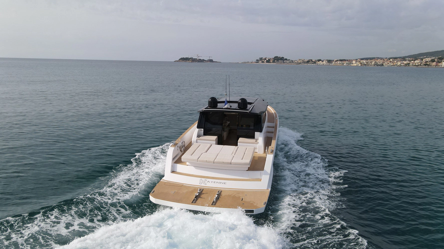 Kayenne Yacht Photos Pics 