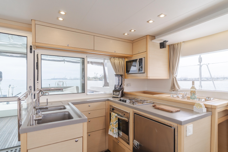 Limoncello Yacht Photos Pics 