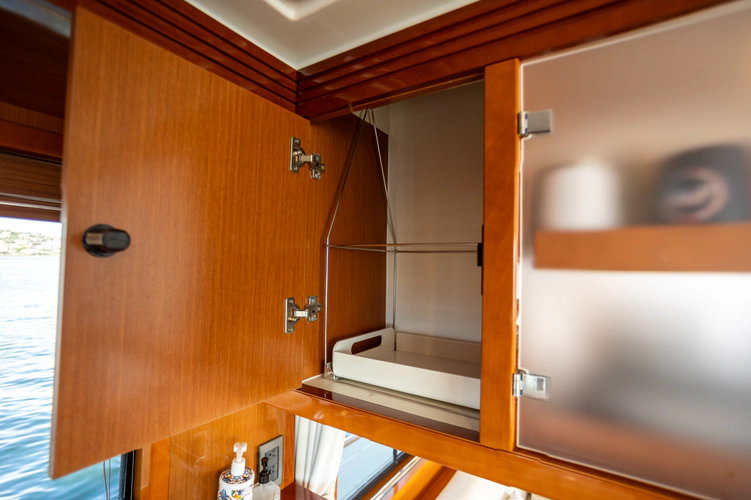 Amber Roots Yacht Photos Pics 