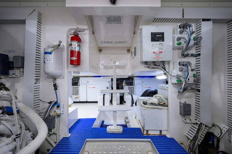 Goin Deep Yacht Photos Pics 