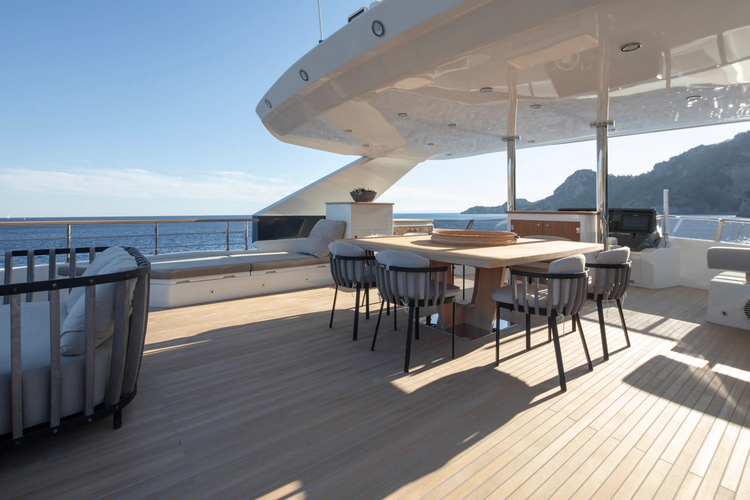 Q.m. Yacht Photos Pics 