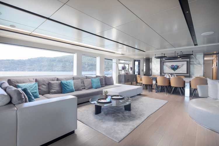 Q.m. Yacht Photos Pics 