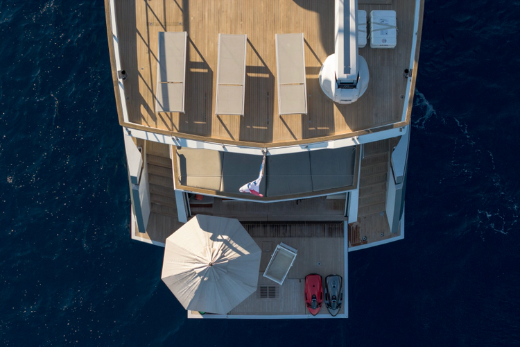 Q.m. Yacht Photos Pics 