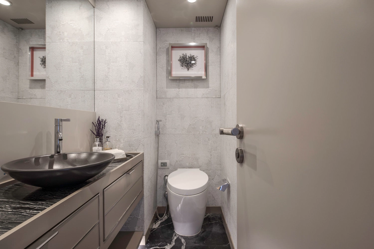 Q.m. Yacht Photos Pics 