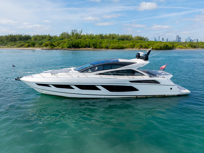 Gravitas Yacht Photos Pics 