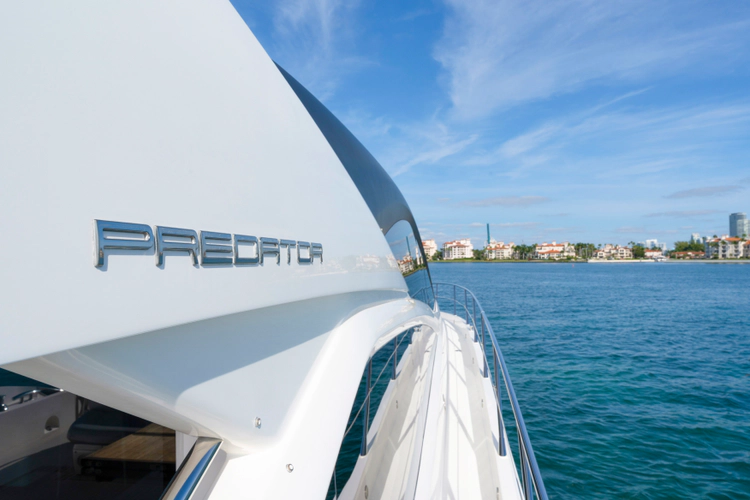 Gravitas Yacht Photos Pics 
