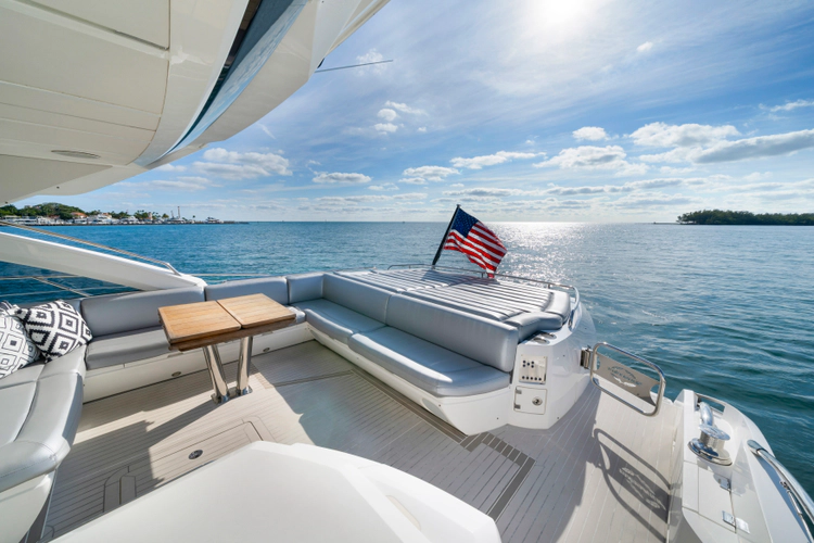 Gravitas Yacht Photos Pics 