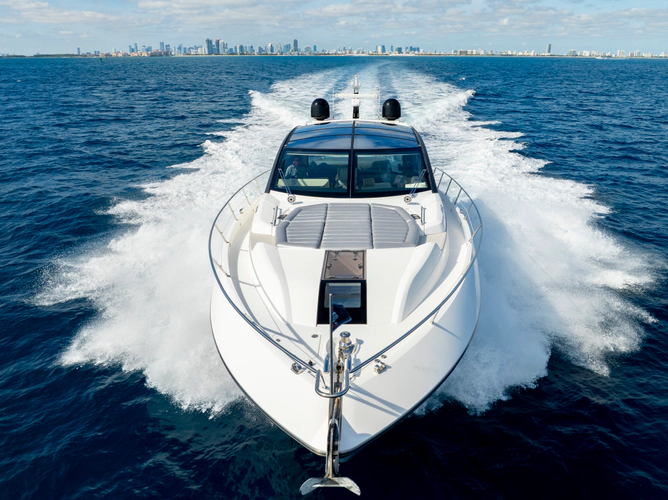 Gravitas Yacht Photos Pics 