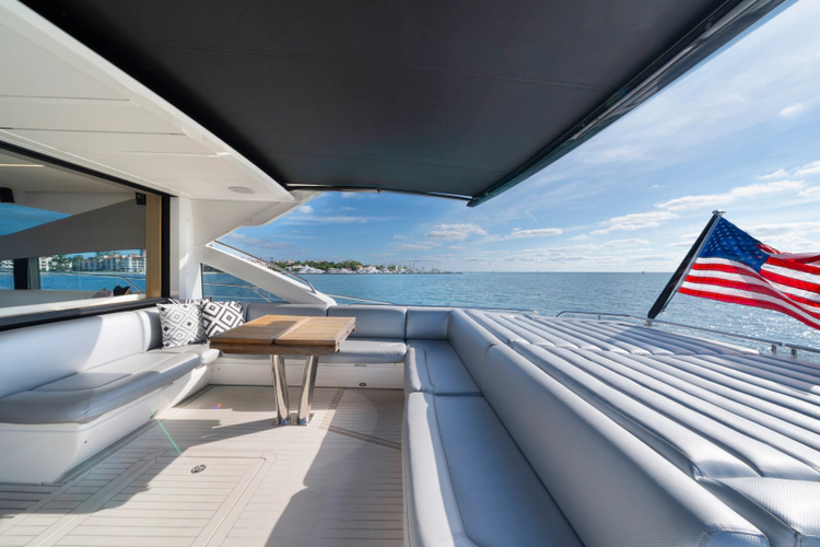 Gravitas Yacht Photos Pics 