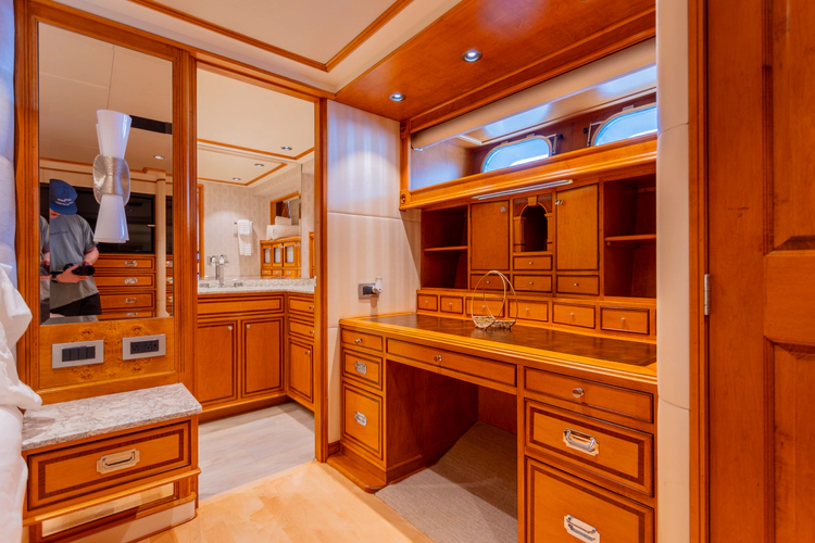 Dozer Yacht Photos Pics 
