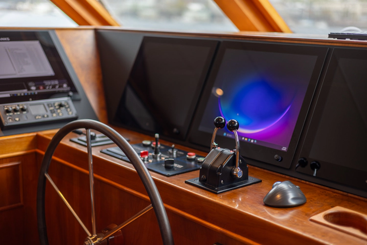 Dozer Yacht Photos Pics 